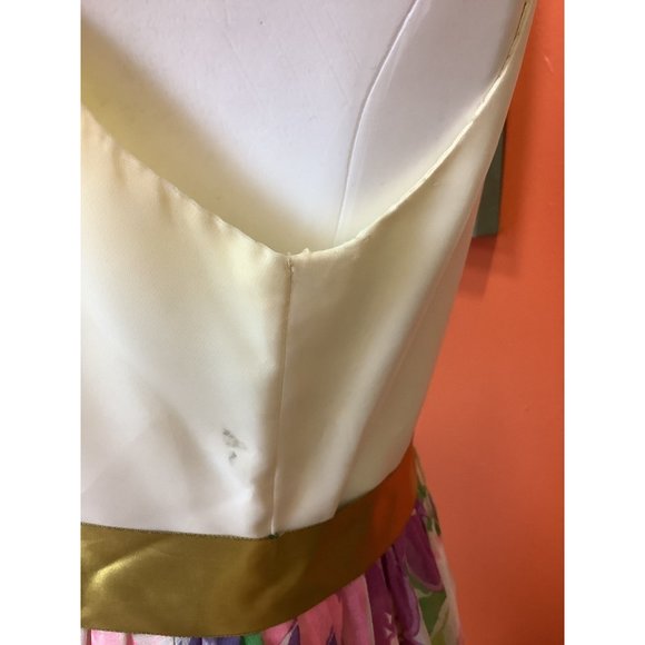 1970s Bridgerton Inspired Ivory and Floral Sleeveless Dress - Picture 6 of 16